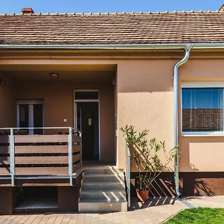 شقة Nemeth كيستاي